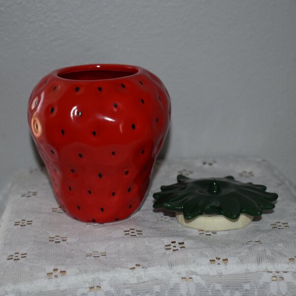 Cottagecore Ceramic Red Strawberry Jar Spring Country Farmhouse Kitchen Decor - Picture 4 of 10
